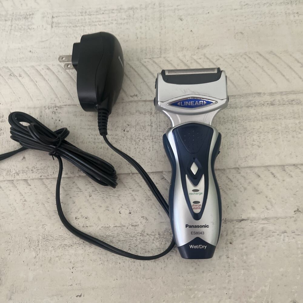 Panasonic Shaver Wet/Dry Rechargeable Shaver Es8943 For Parts Only